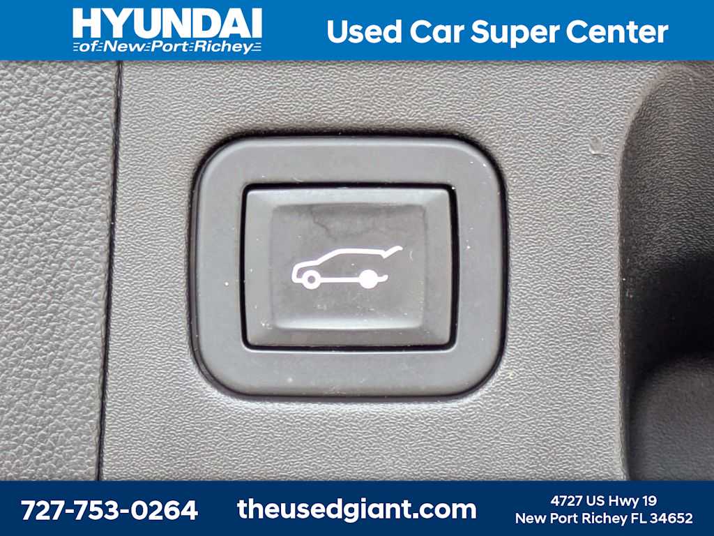 Thumbnail: 2018 Cadillac XT5 - 13