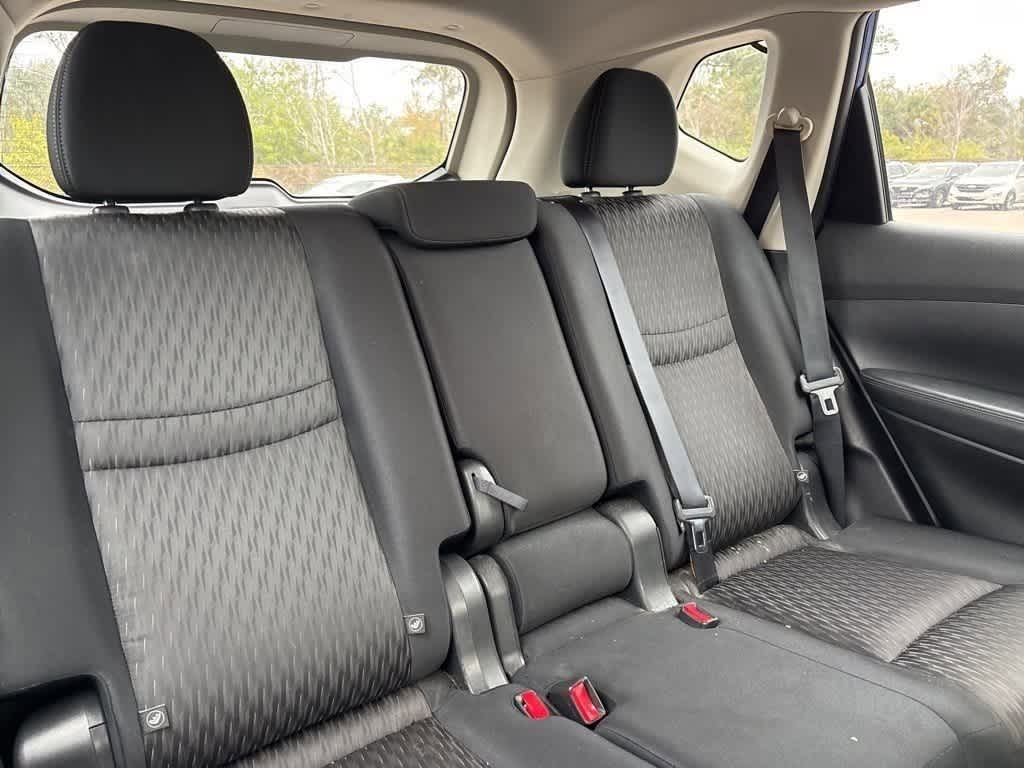 Thumbnail: 2017 Nissan Rogue - 8