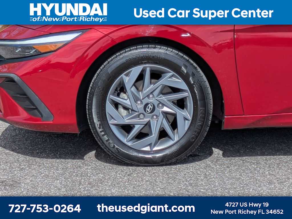 Thumbnail: 2024 Hyundai Elantra - 10