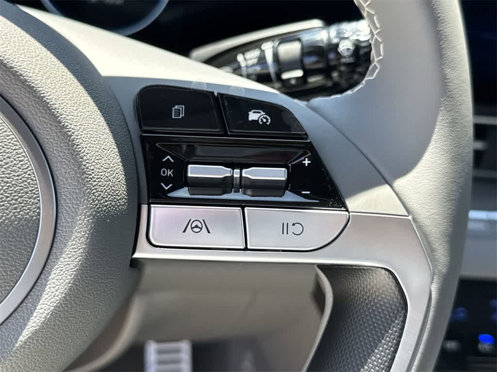 Thumbnail: 2025 Hyundai Elantra - 23