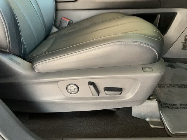 Thumbnail: 2023 INFINITI QX60 - 16