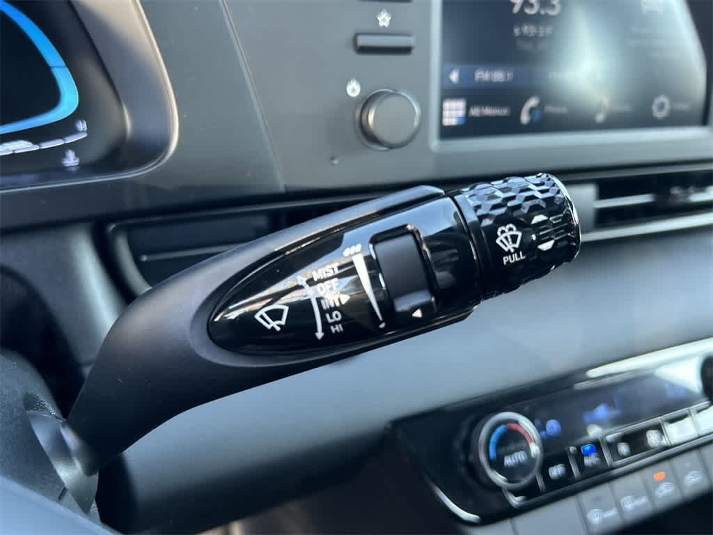 2025 Hyundai Elantra Sport 23