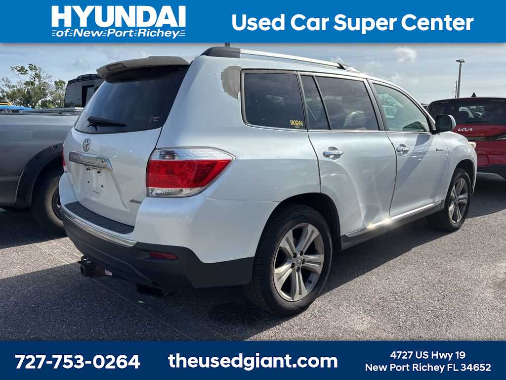 Thumbnail: 2011 Toyota Highlander - 3