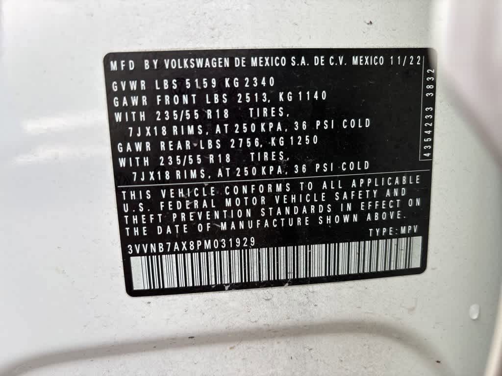 Thumbnail: 2023 Volkswagen Tiguan - 14