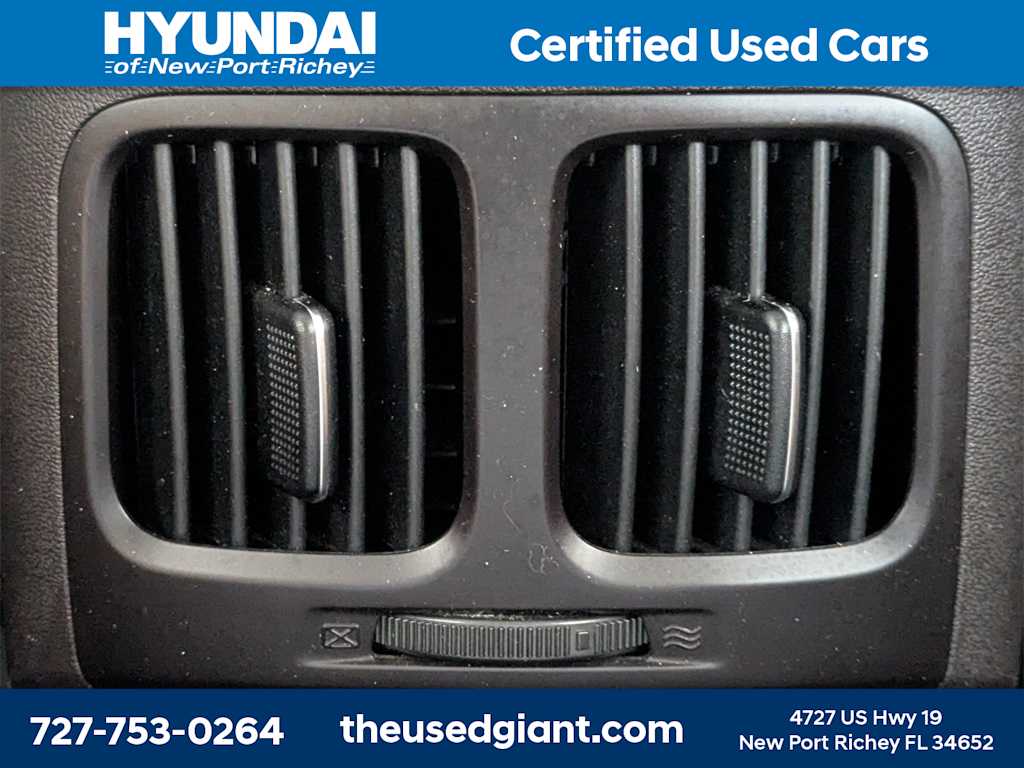Thumbnail: 2015 Hyundai Tucson - 16