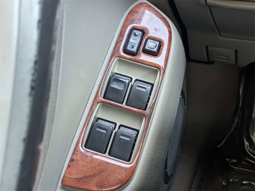 Thumbnail: 2004 Toyota RAV4 - 27