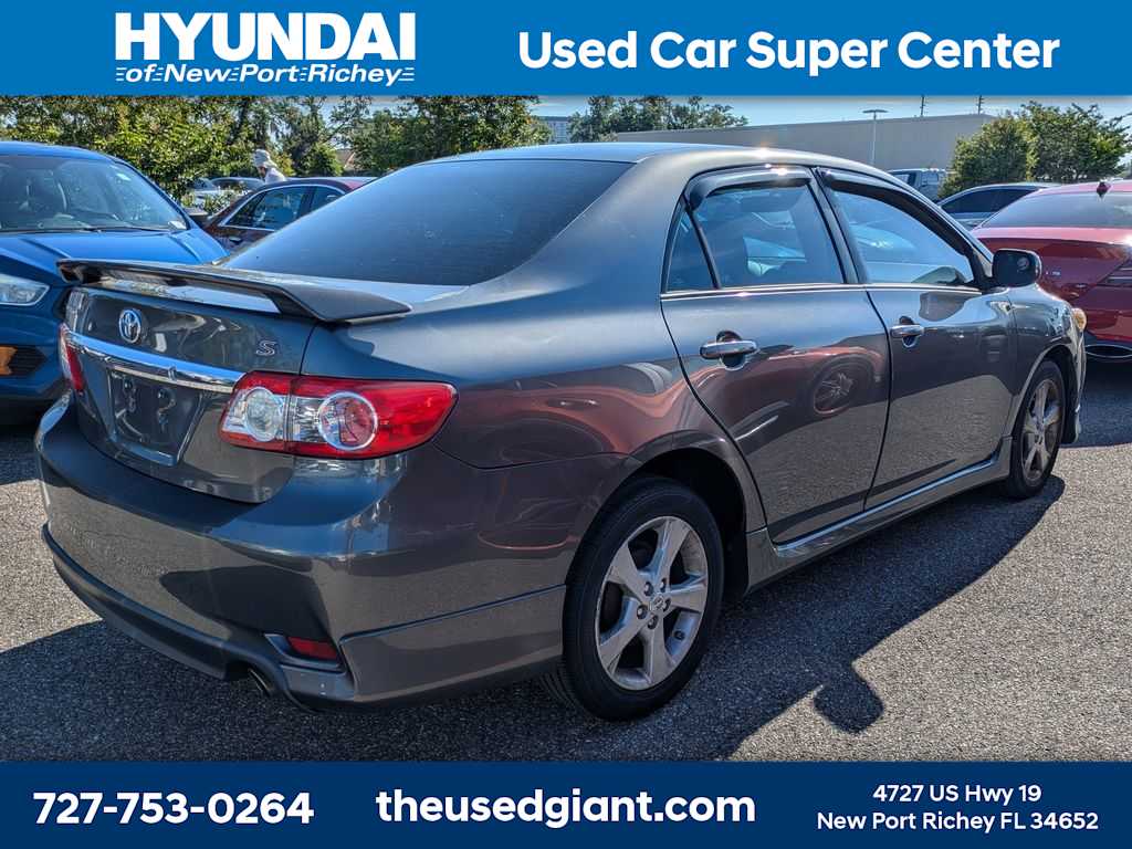 Thumbnail: 2013 Toyota Corolla - 2