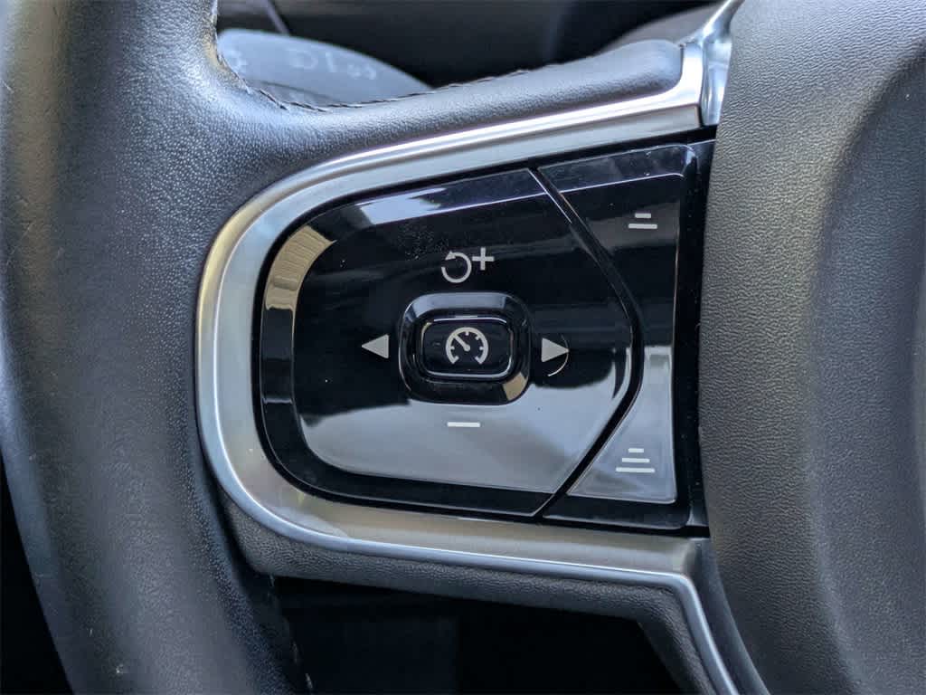 Thumbnail: 2016 Volvo XC90 - 35