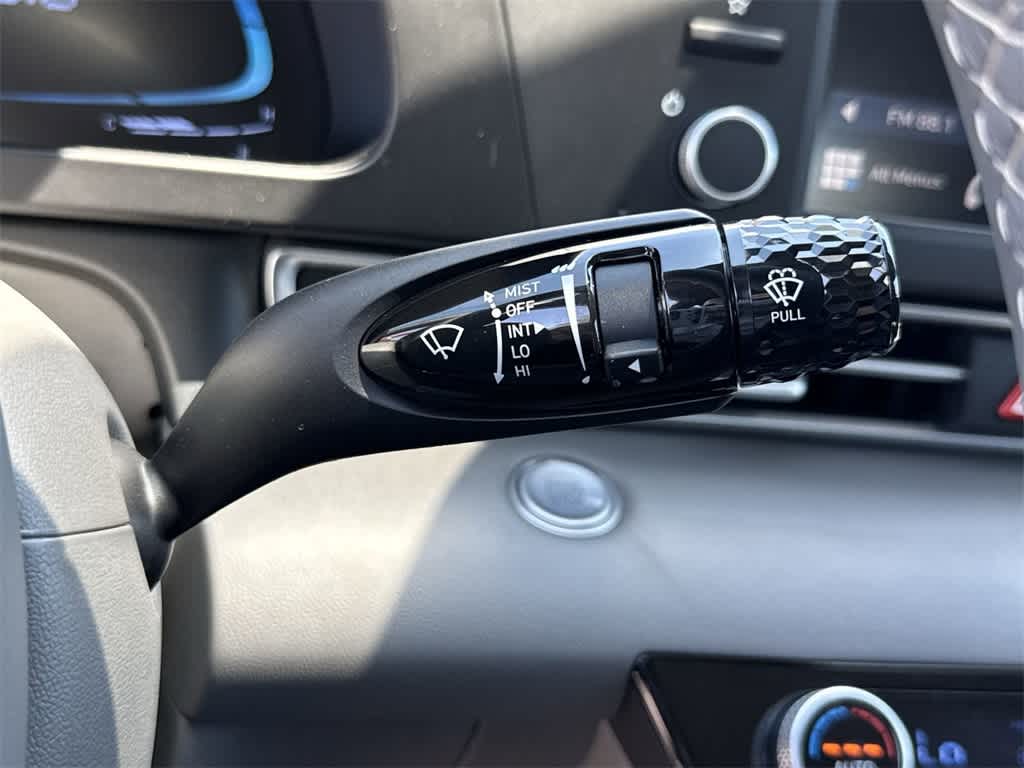 2025 Hyundai Elantra Sport 23