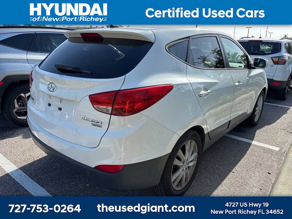 Thumbnail: 2013 Hyundai Tucson - 3