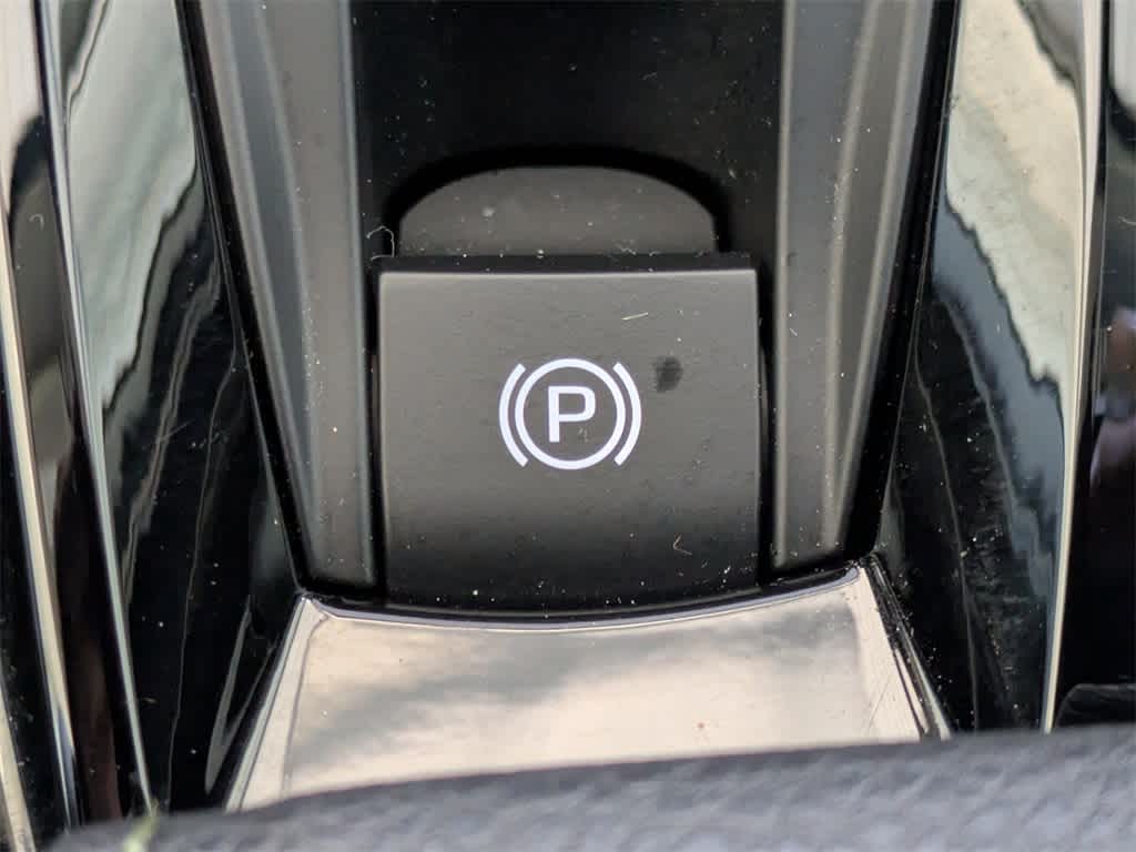 Thumbnail: 2025 Toyota Camry - 31