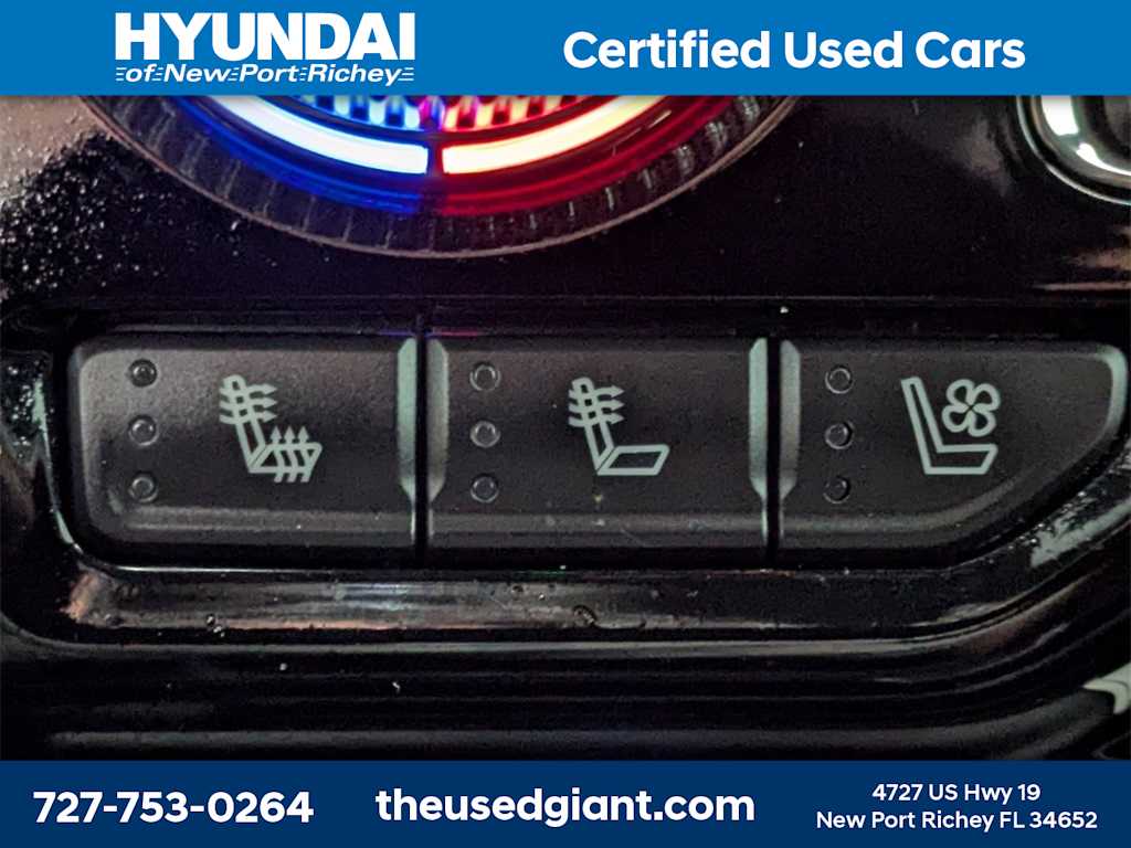 Thumbnail: 2021 GMC Yukon XL - 32