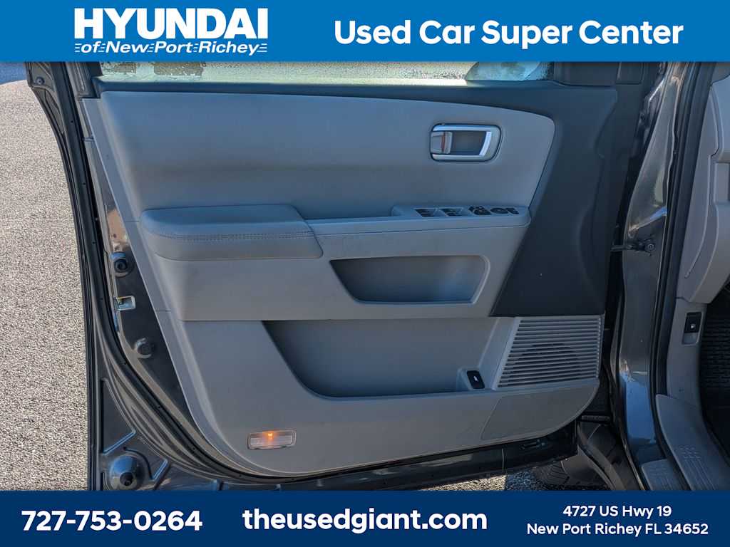 Thumbnail: 2013 Honda Pilot - 10