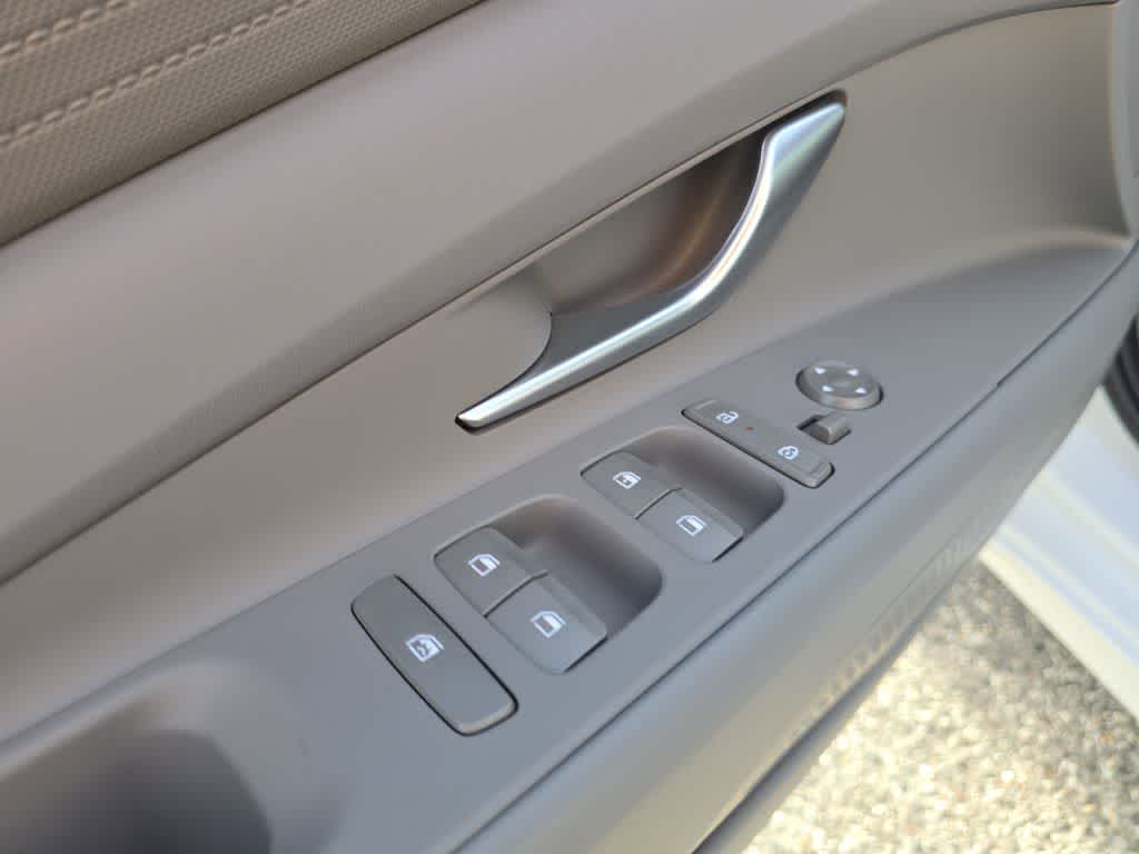 Thumbnail: 2026 Hyundai Elantra - 17