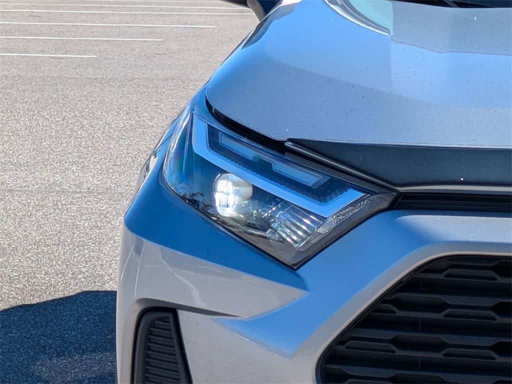 Thumbnail: 2022 Toyota RAV4 - 9