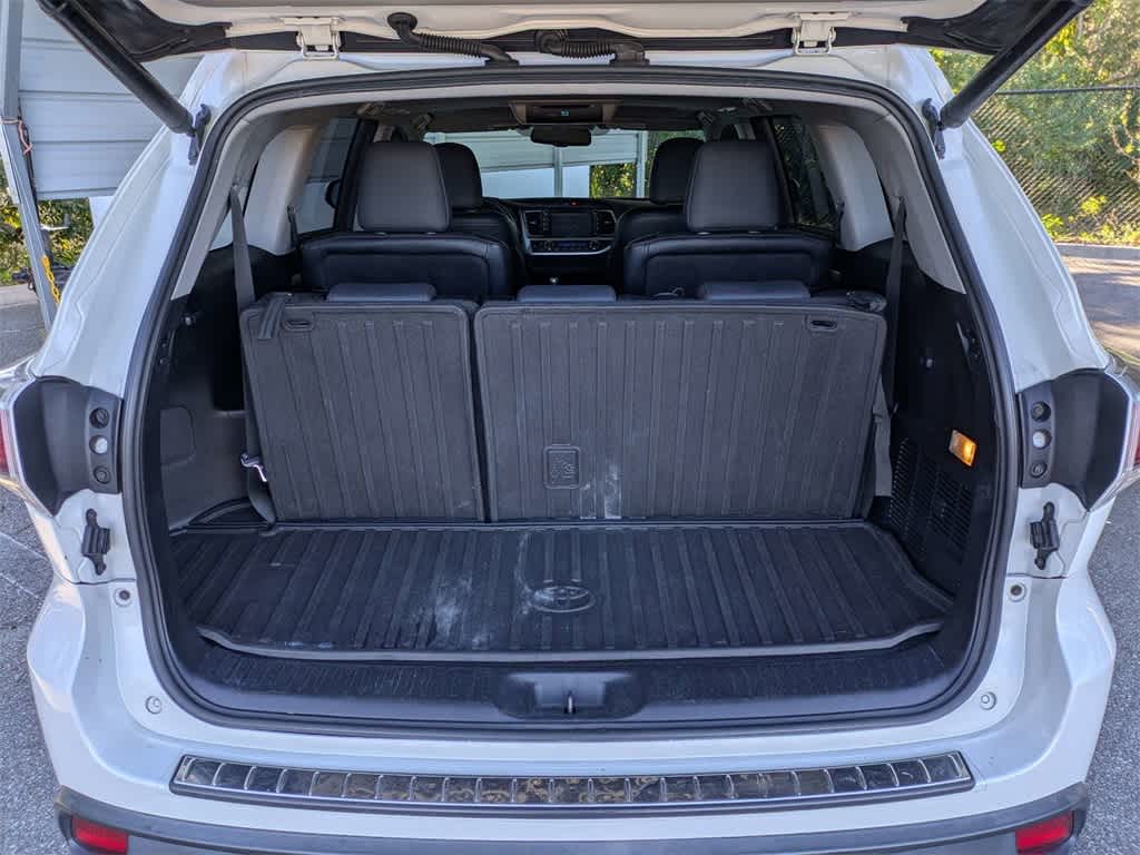 Thumbnail: 2014 Toyota Highlander - 12
