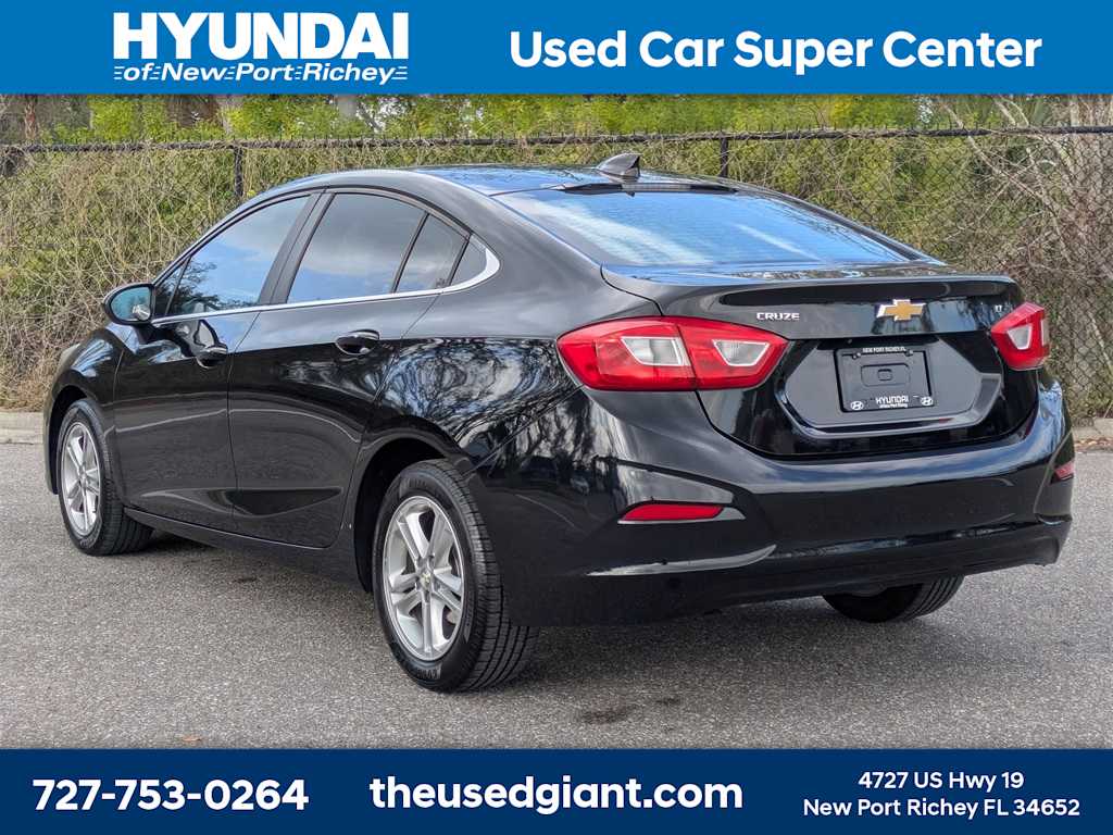 Thumbnail: 2017 Chevrolet Cruze - 3