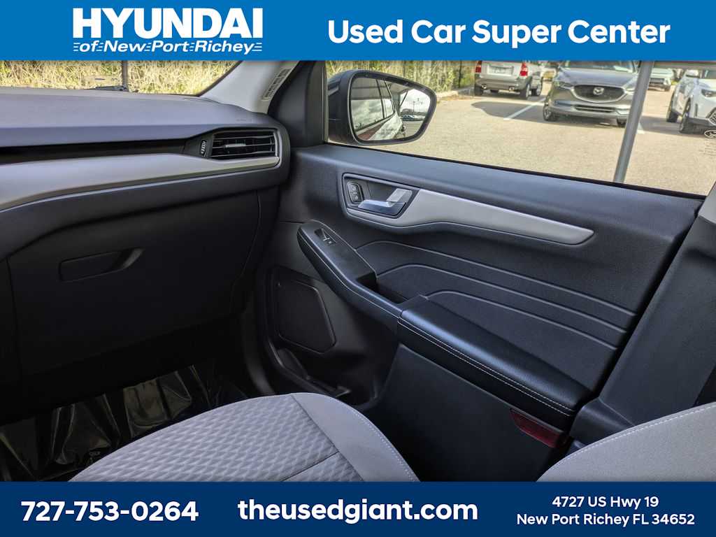 Thumbnail: 2021 Ford Escape - 20