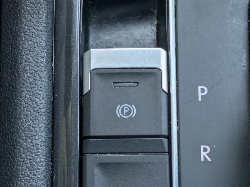 Thumbnail: 2021 Volkswagen Tiguan - 29