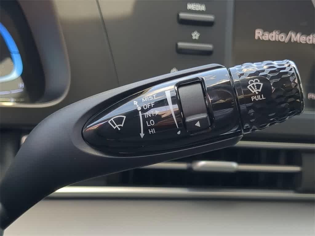 Thumbnail: 2025 Hyundai Elantra - 25