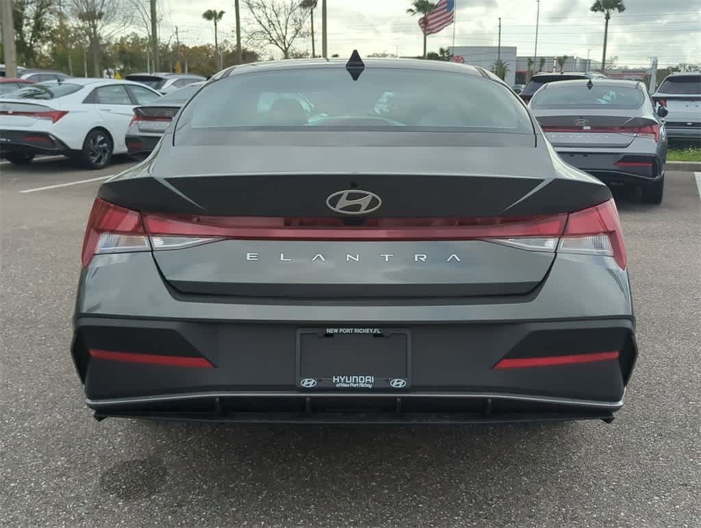 Thumbnail: 2025 Hyundai Elantra - 4