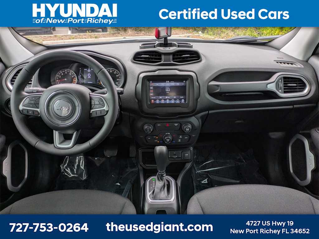Thumbnail: 2019 Jeep Renegade - 17