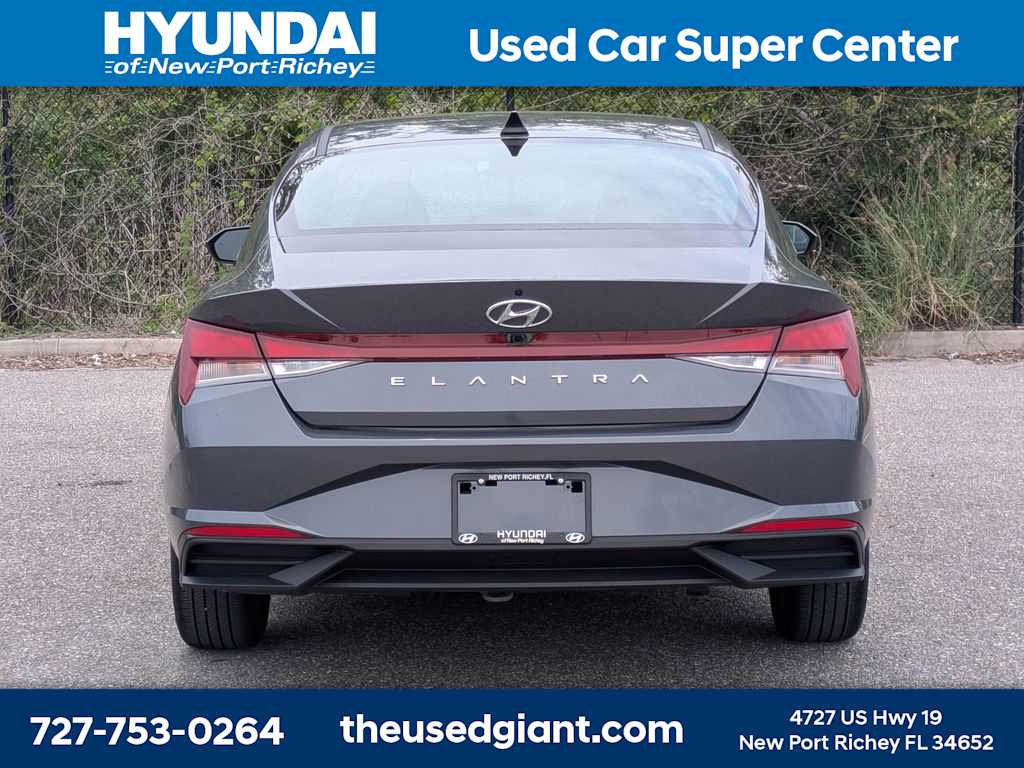 Thumbnail: 2023 Hyundai Elantra - 4