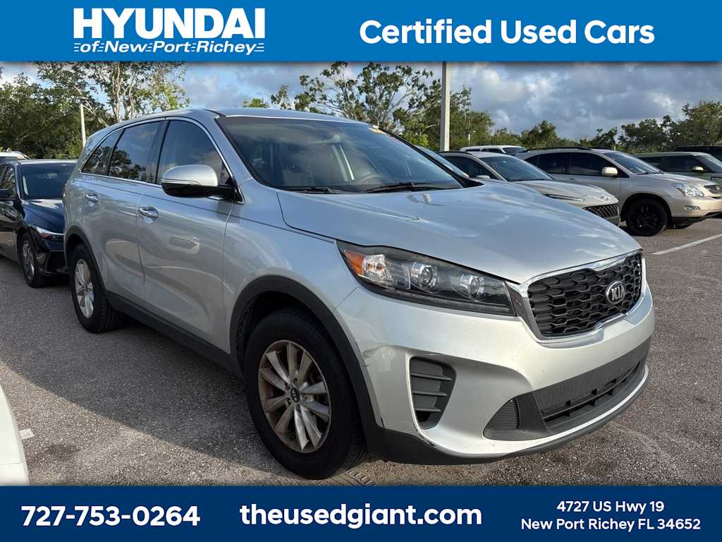 Thumbnail: 2019 Kia Sorento - 4