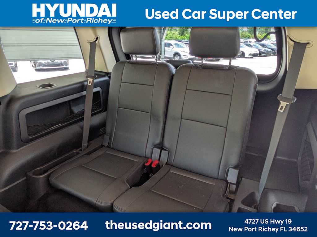 Thumbnail: 2010 Ford Explorer - 16