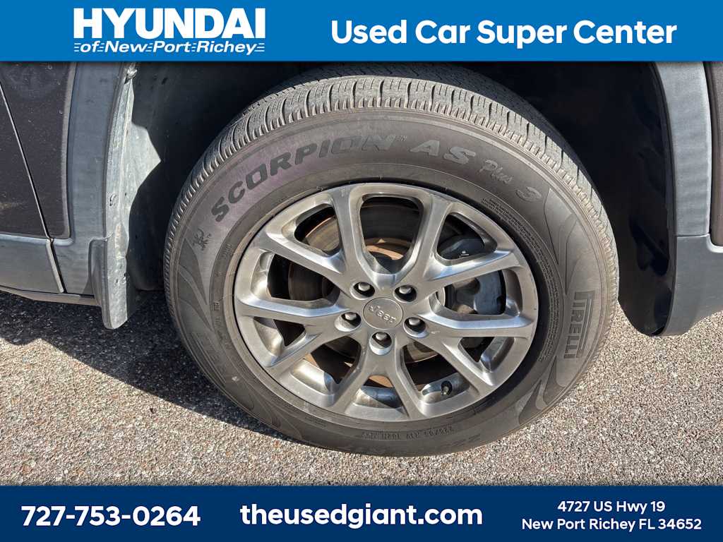 Thumbnail: 2018 Jeep Cherokee - 7