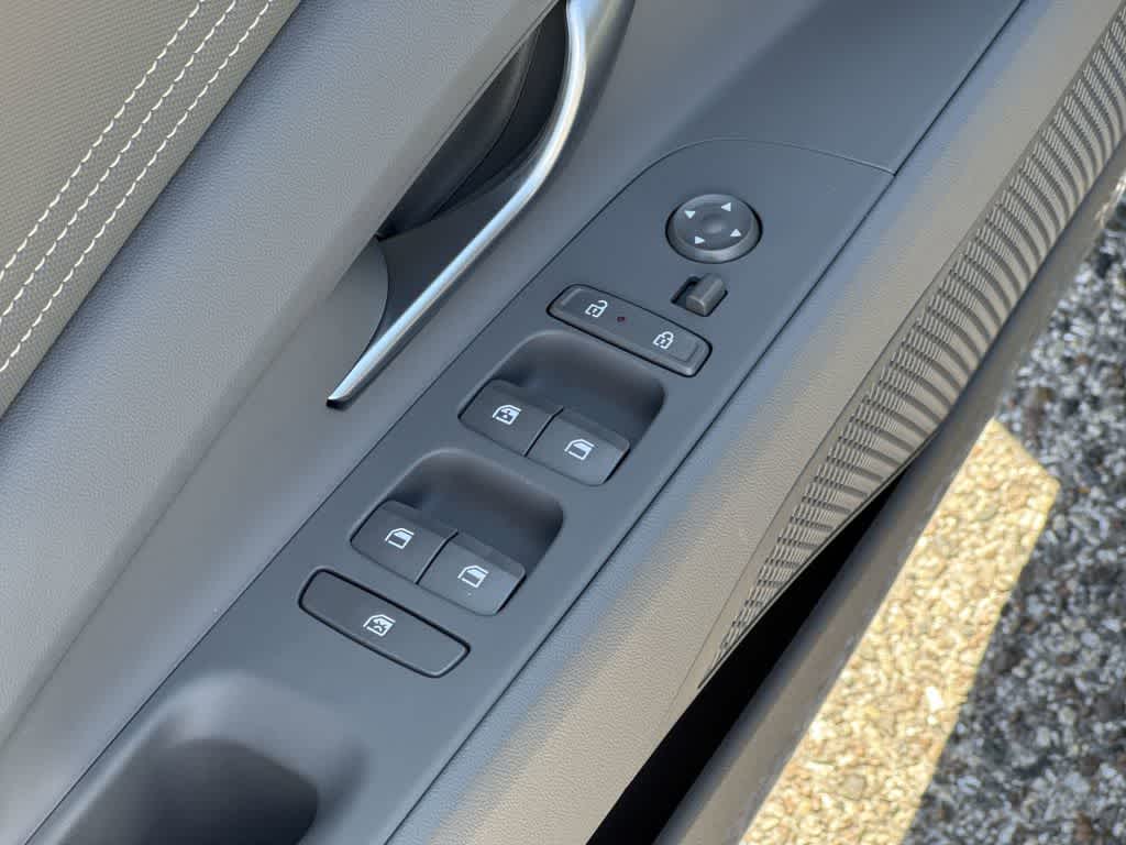 Thumbnail: 2025 Hyundai Elantra - 17