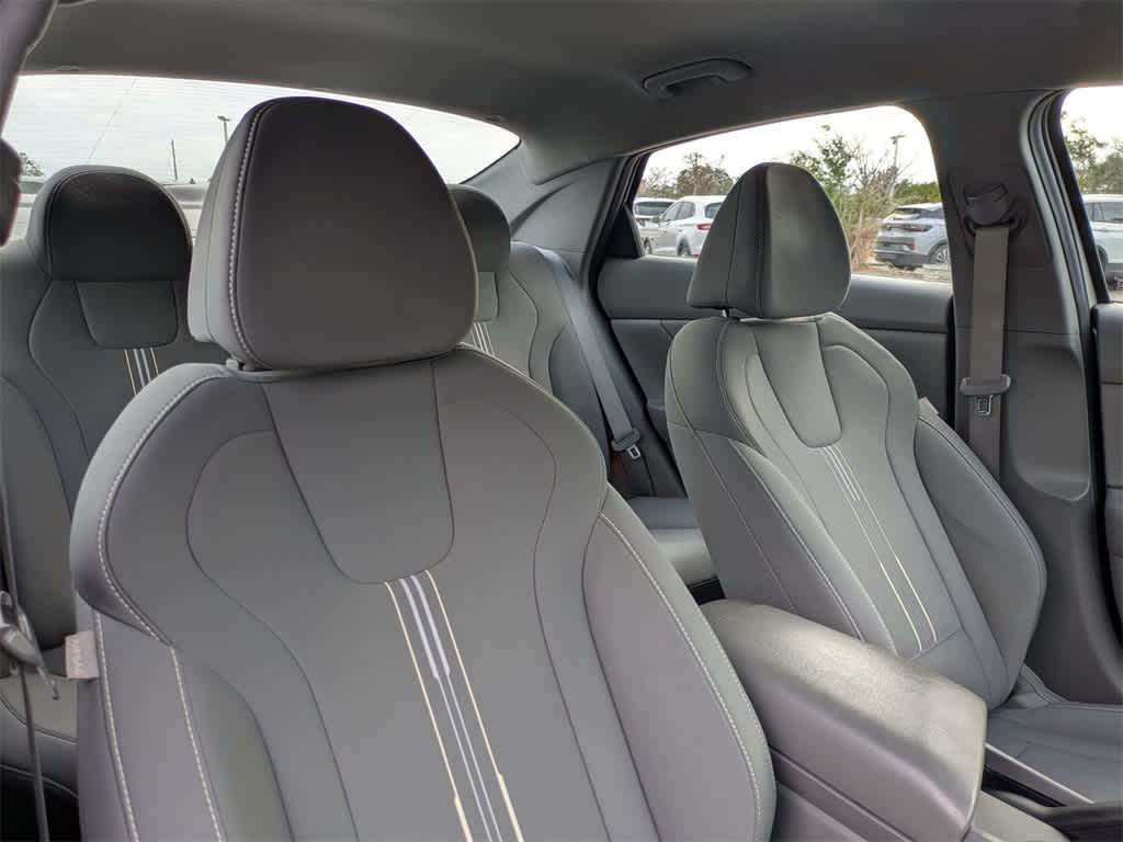 Thumbnail: 2023 Hyundai Elantra - 6