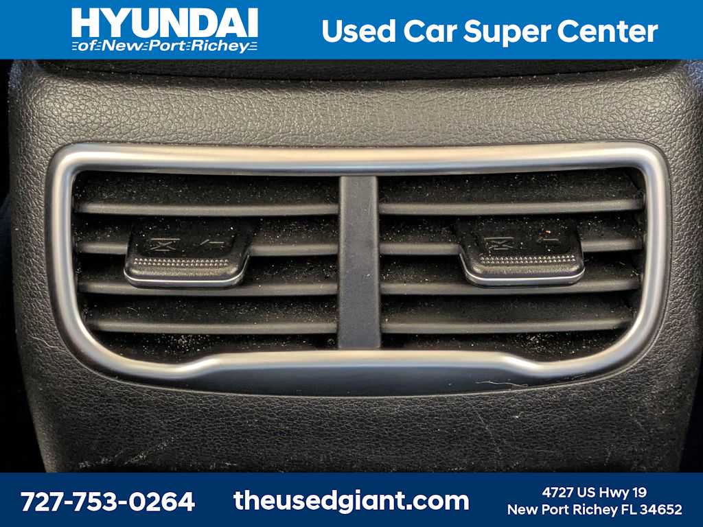 Thumbnail: 2023 Hyundai Santa Fe - 18