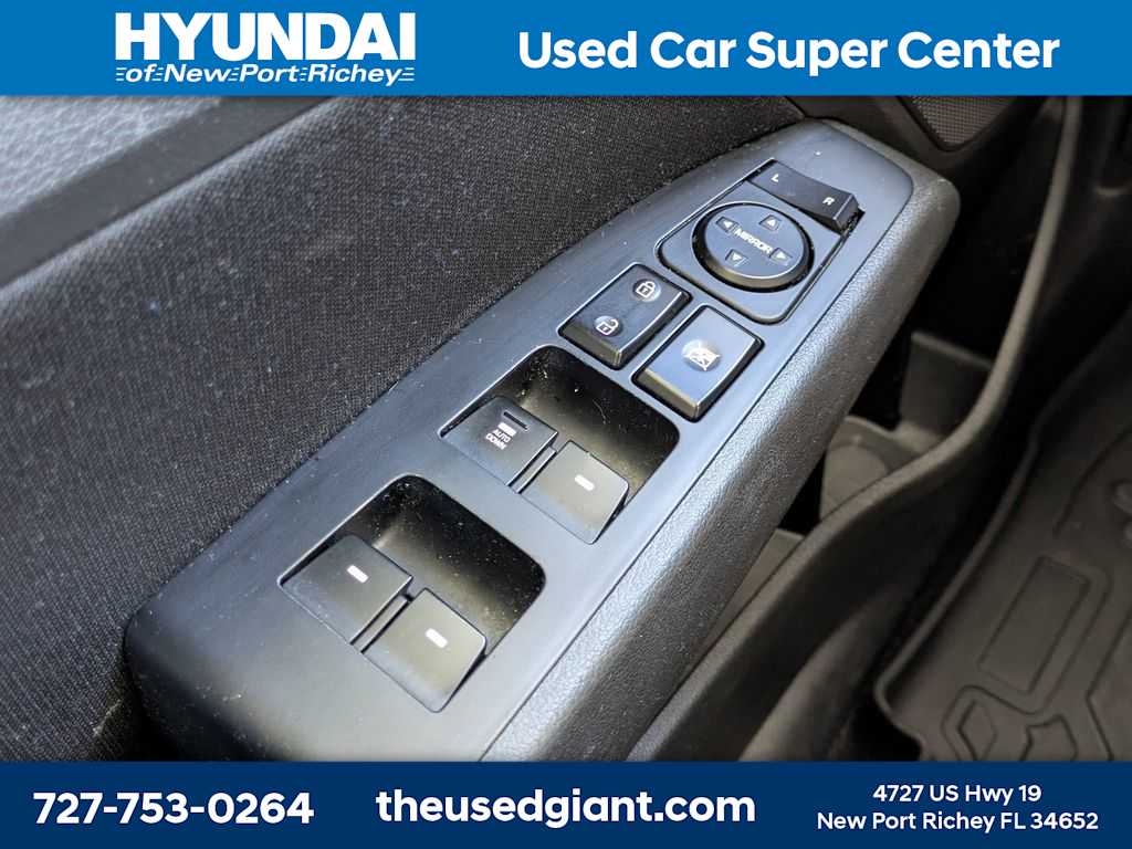 Thumbnail: 2020 Hyundai Elantra - 25