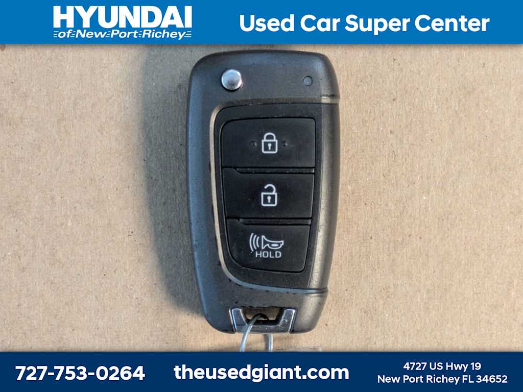 Thumbnail: 2020 Hyundai Santa Fe - 32