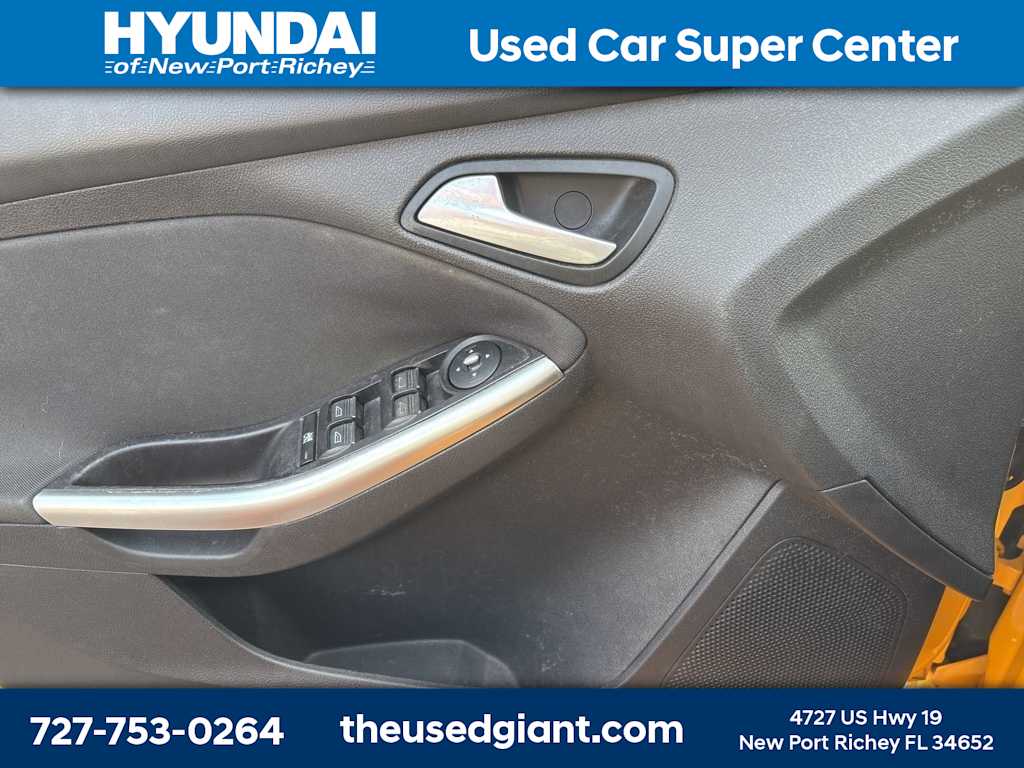 Thumbnail: 2013 Ford Focus - 12