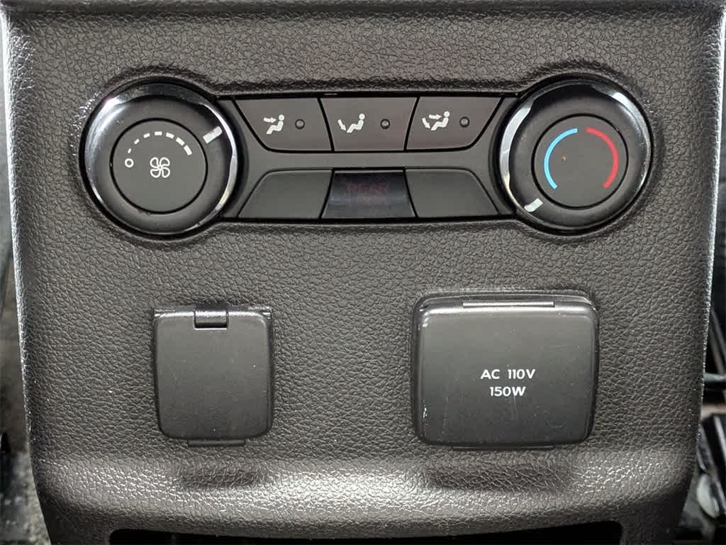 Thumbnail: 2015 Ford Explorer - 20