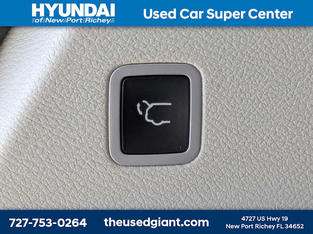 Thumbnail: 2018 Chrysler Pacifica - 13