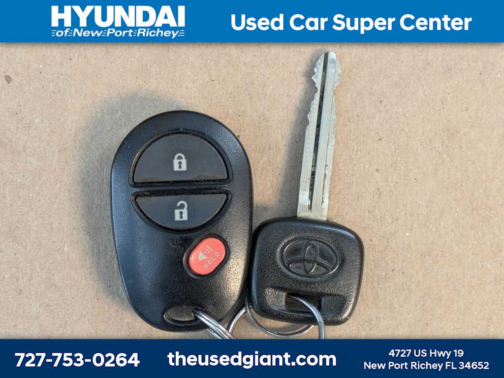 Thumbnail: 2012 Toyota Tacoma - 30