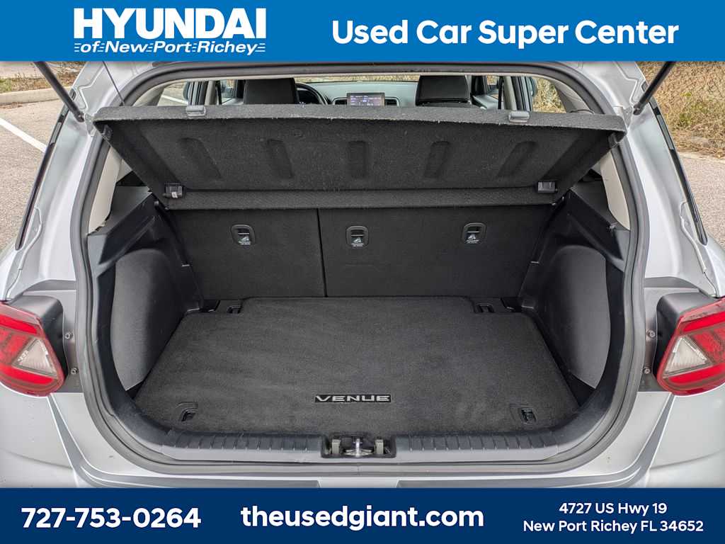 Thumbnail: 2023 Hyundai Venue - 12