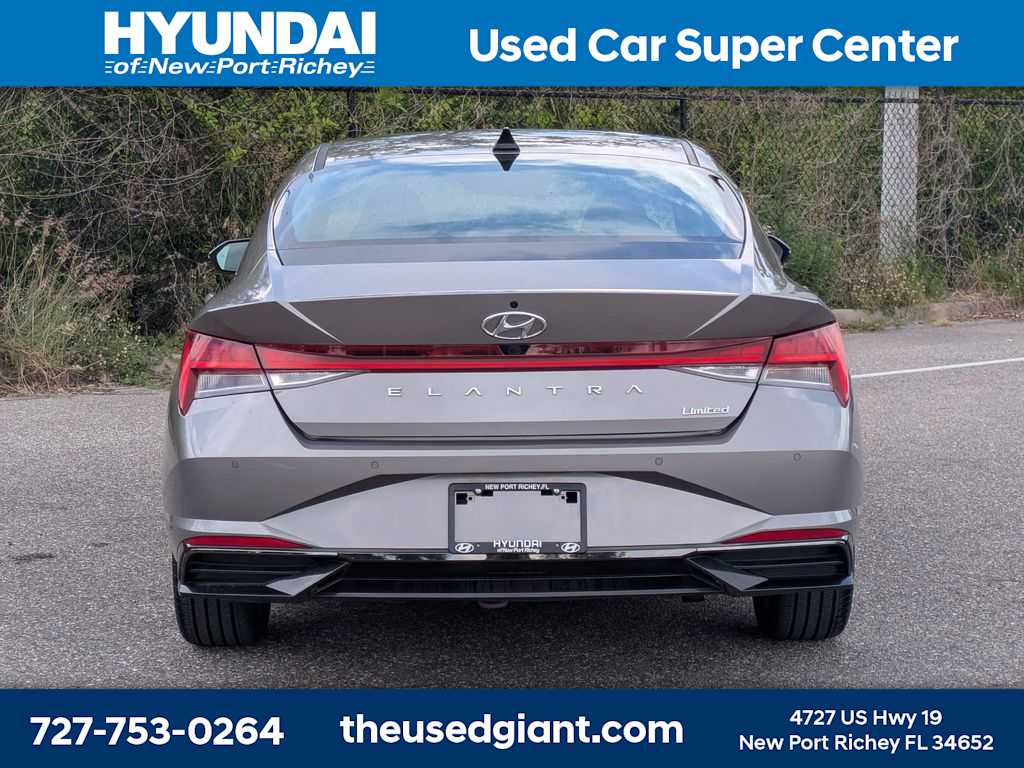 Thumbnail: 2023 Hyundai Elantra - 4