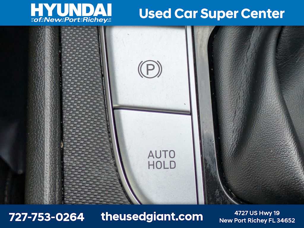 Thumbnail: 2022 Hyundai Elantra - 24