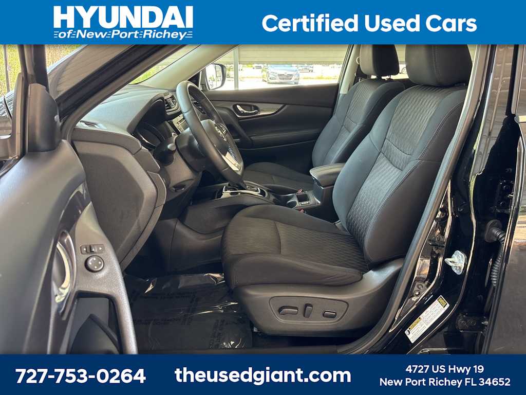 2018 Nissan Rogue SV 23
