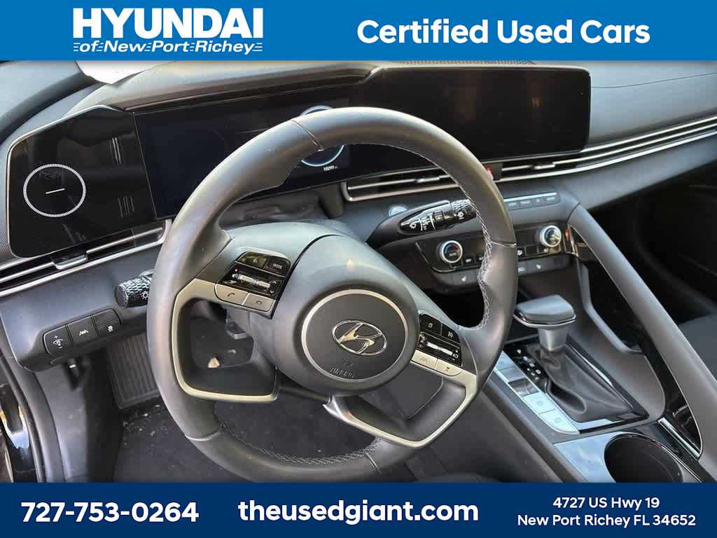 Thumbnail: 2023 Hyundai Elantra - 10