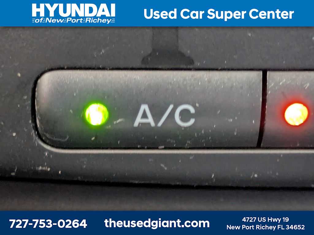 Thumbnail: 2005 Mazda Mazda3 - 23