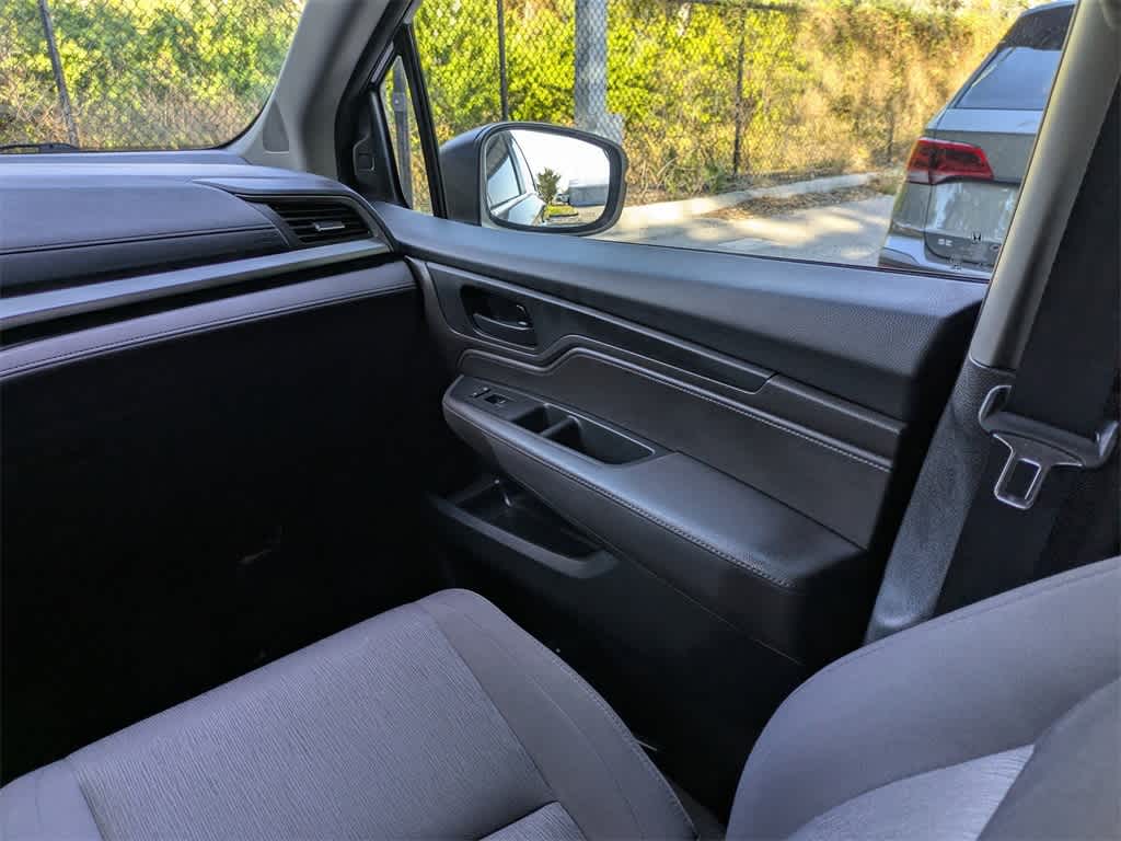 Thumbnail: 2018 Honda Odyssey - 21