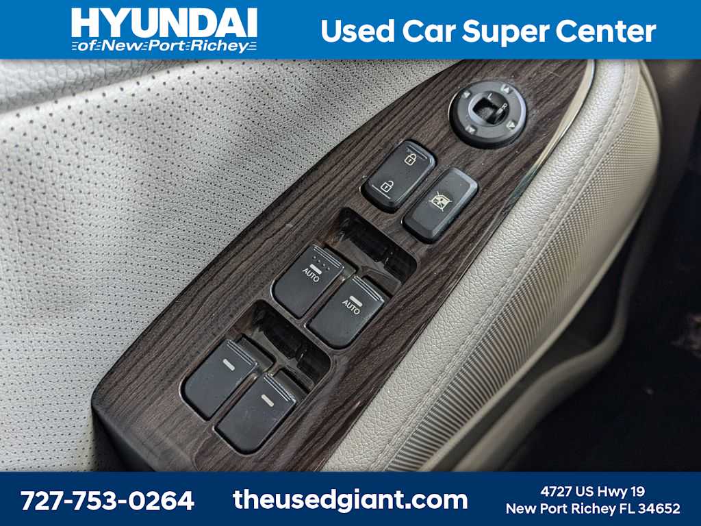 Thumbnail: 2013 Kia Optima - 26