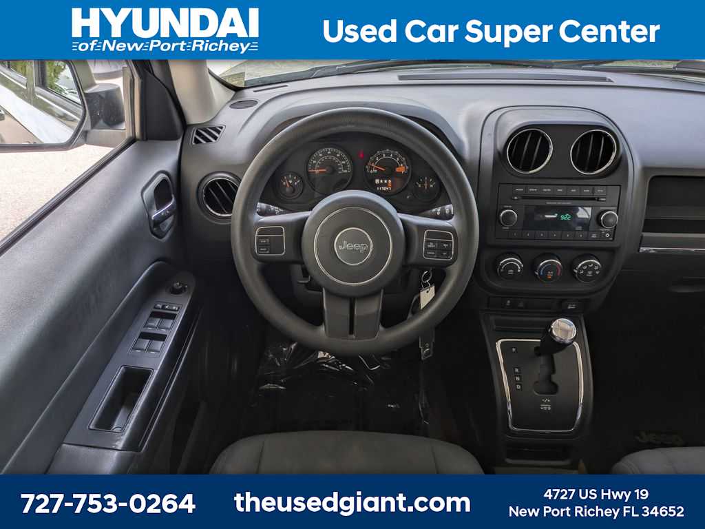 Thumbnail: 2014 Jeep Patriot - 16