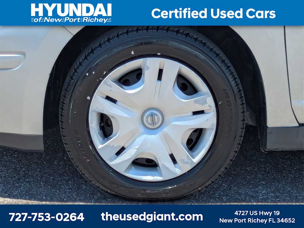 Thumbnail: 2012 Nissan Versa - 10