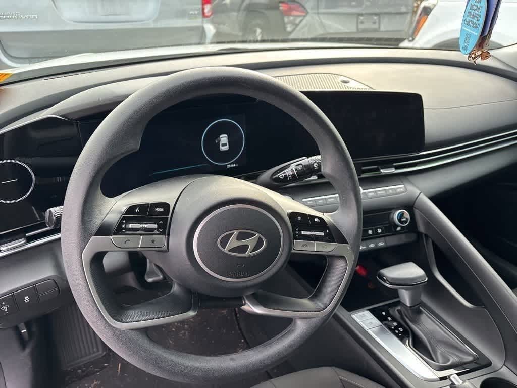 Thumbnail: 2024 Hyundai Elantra - 10